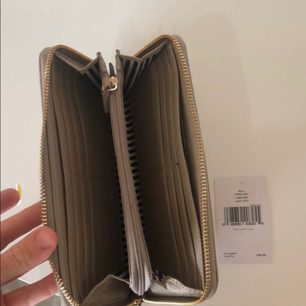 Kate Spade wallet - Picture 2 of 4